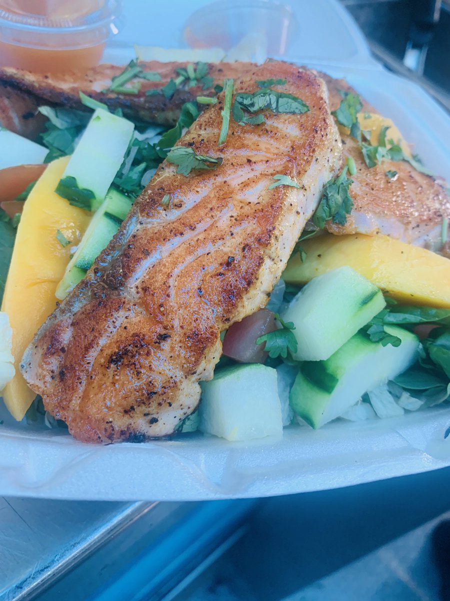 Happy Friday today lunch 16030 Ventura Blvd 10am to 3pm shrimp tacos and salmon salad 🌮🌮🌮✌️✌️