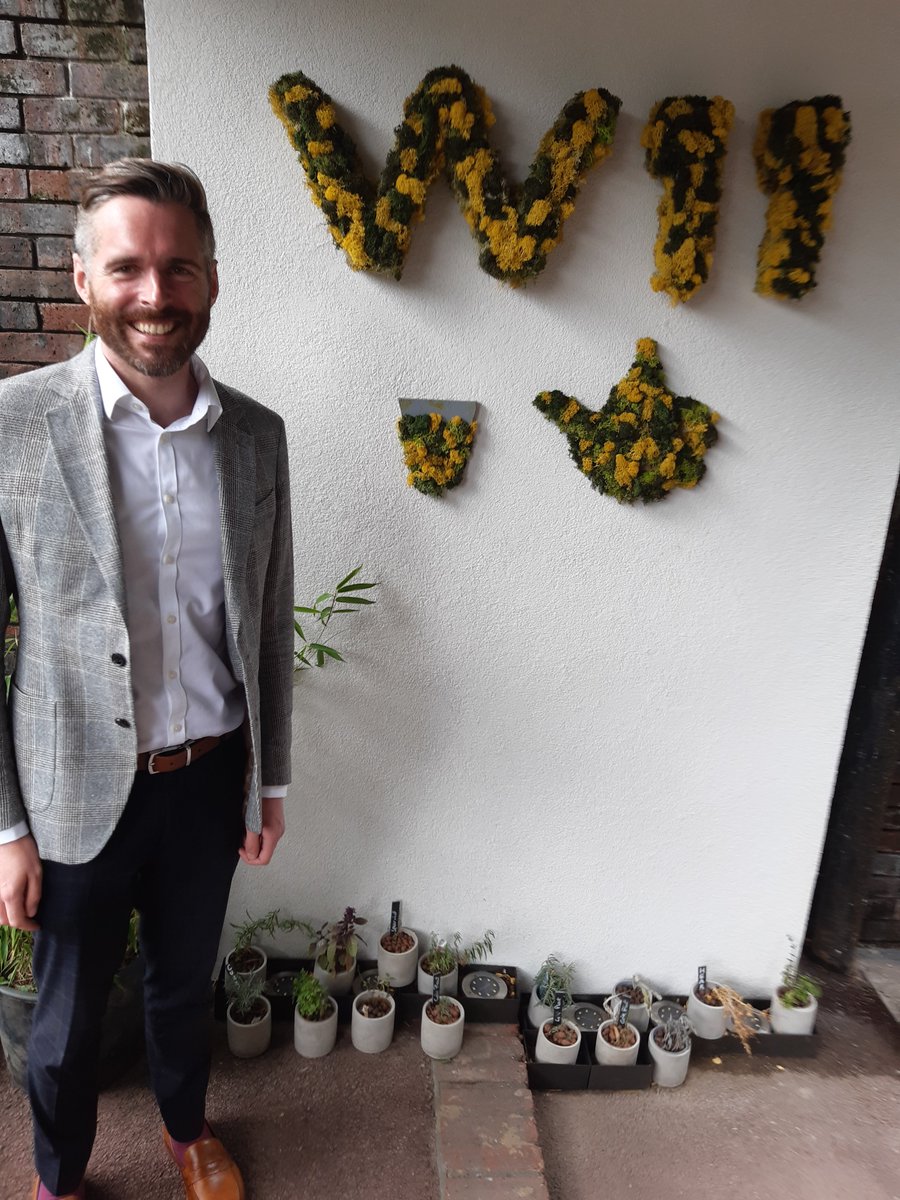PerenoRobert's tweet photo. 🌱 A great honour having @tomcopley the #deputymayor for #housing visit our #teagarden & the #lancwestgrowsbest #Esate 🌹
@helloLancWest 💚 https://t.co/WbZQj9N8Uh