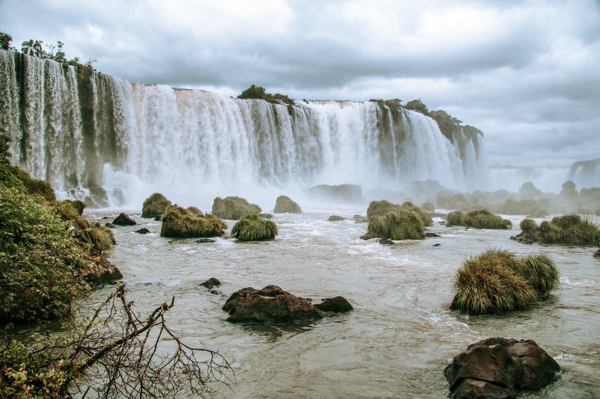 housefortravel's tweet photo. Iguazú Falls sits right at the border of Brazil and Argentina with both countries claiming to provide the best Iguazú experience.

Voted as one of the Seven Natural Wonders of the World, the Iguazú Falls are undoubtedly one of the most imposing natural attractions in the world. https://t.co/vWpSflA7OT