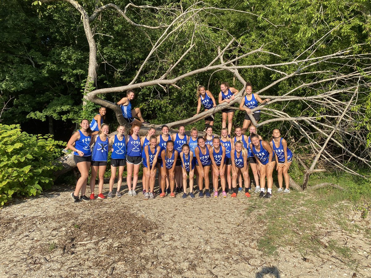 YorkFieldhockey's tweet photo. Took a step back from the turf and got our work in early this morning! 🤙🏻 https://t.co/WgpVBjz5mu
