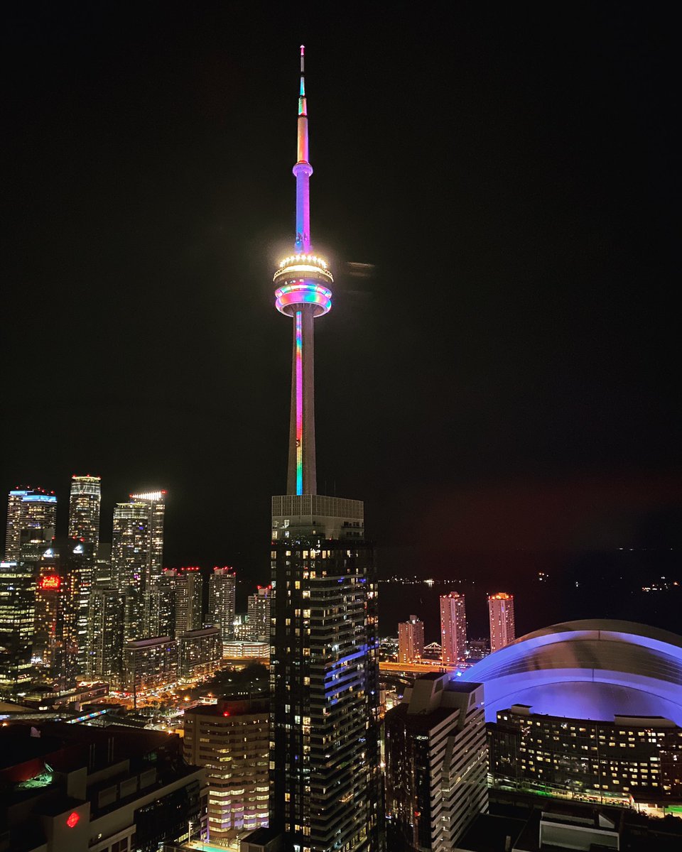 A magical night at <a href="/kingbluecondos/">King Blue</a> 

#cntower #nightview #viewfinder #balconyview #condoliving