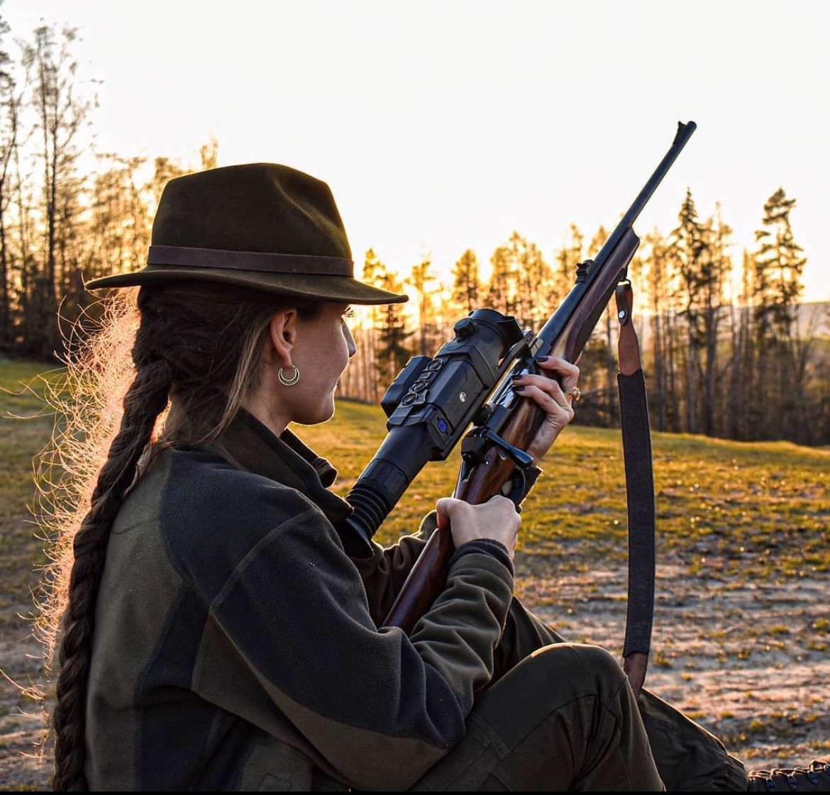 It's finally Friday! What do you plan on hunting this weekend? #Pulsarnightvision #Pulsarthermalimaging
 📷: Eliska Stefanicova