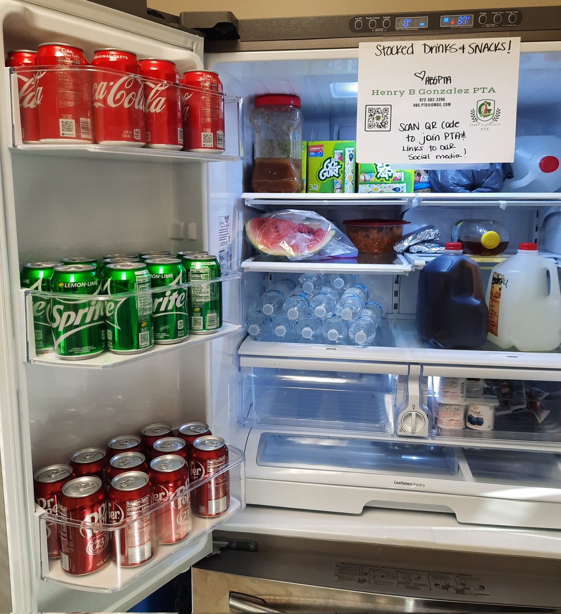 HbGonzalezPta's tweet photo. As our teachers prep for the start of school @HBGonzalezPLA. PTA prepped their breakrooms with drinks and snacks for the first week. Enjoy and let's start strong! #joinpta #theforceiswithoursenators #dallasisd #hbgpla https://t.co/rQm02XUwnM