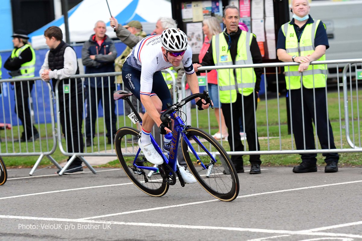 #TourSeries - Round 3 - #CastleDouglas

Great to see the British Champion <a href="/JoeyWack/">Joey Walker</a>  wearing the iconic stripes having an attacking race on Thursday night in Scotland

Chat with Joey here before the race: facebook.com/10006369972053…

Joey is sponsored by <a href="/Cerowheels/">Cero</a>
