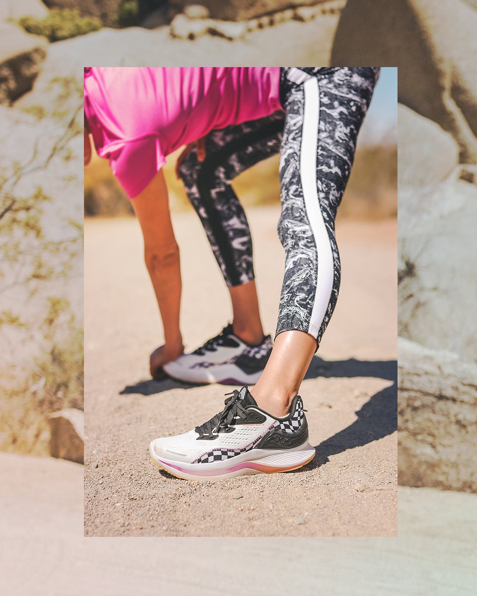 SauconySpain's tweet photo. Rápida sin esfuerzo gracias a la geometria SPEEDROLL, la #EndorphinShift te garantiza hacer muchos kilómetros por delante😉
Aprovecha el verano y sumale esos kilómetros que el cuerpo pide. https://t.co/usuL2S7ibn