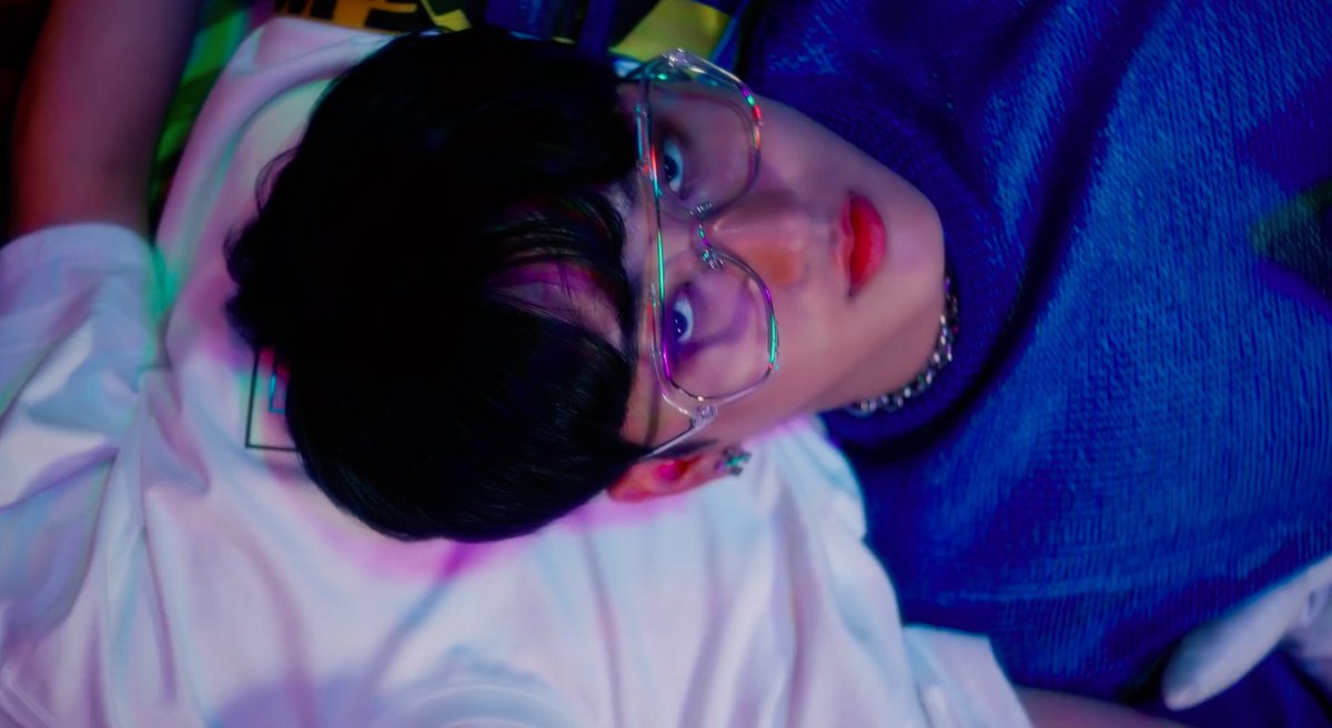 8KZFILES's tweet photo. DOMINO: CHANGBIN &amp; HYUNJIN https://t.co/iyst0TwWKT