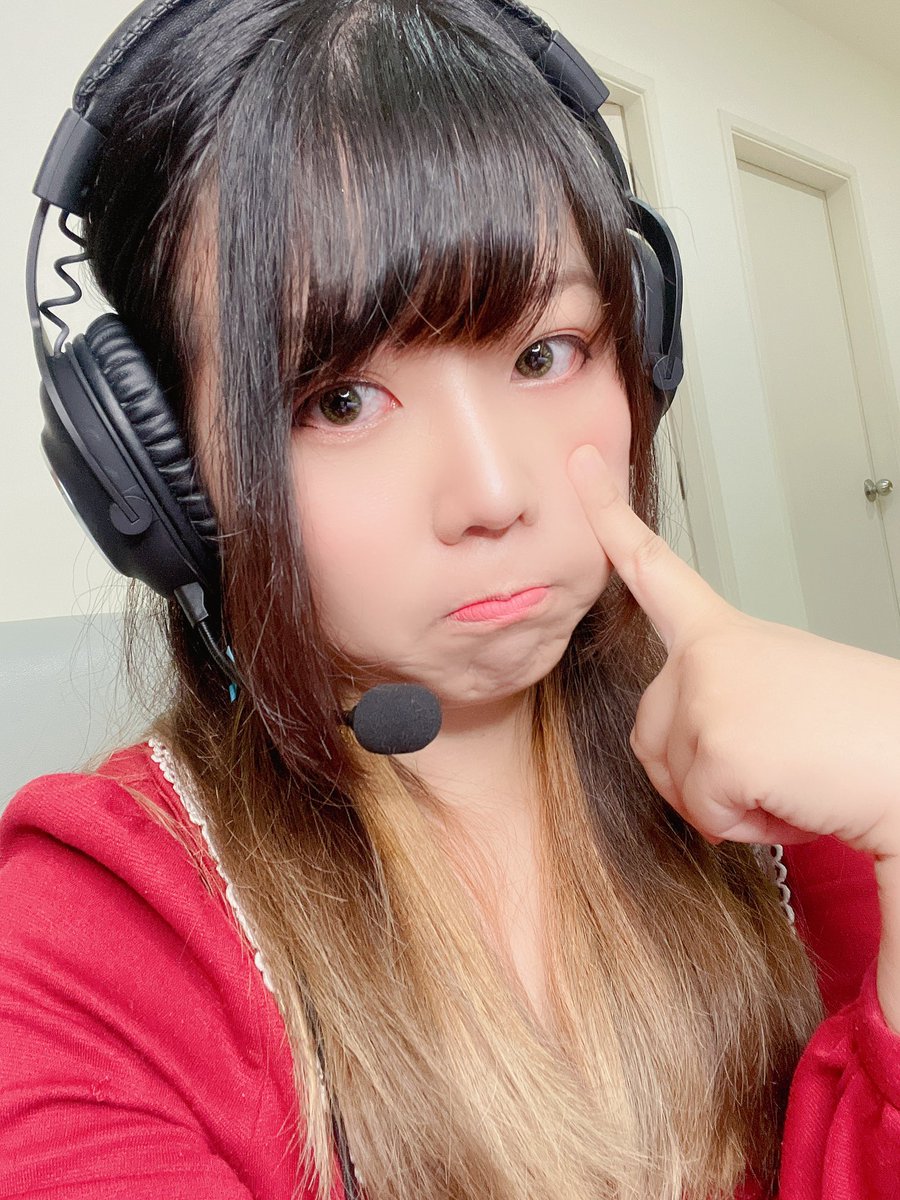 Ruby__CMJ's tweet photo. คืนนี้หลับฝันดีนะคะ 😴💤
ชนะผีแอนนาแล้วววววว!!!
แต่โดนผีมอลลี่ฆ่าตาย 🥲
ไว้ค่อยรวบรวมความกล้ามาเล่นใหม่
วันนี้ไม่ไหวแล้วววว~
#DEVOUR
#RubyNn
#RubyisHappy
#RubyGaming🔥 https://t.co/TvGYc6NoxM