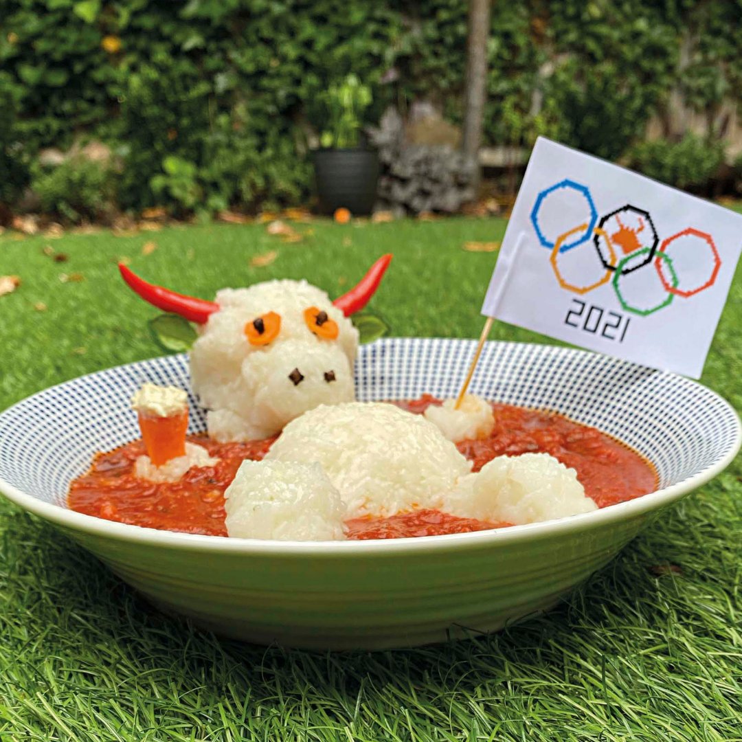 LifeAtBullhorn's tweet photo. #IncredibleExperiences start with fun and friendly competition with our colleagues! This summer, @Bullhorn's SC and Overlay teams took part in a cooking and baking competition. They were tasked with creating a bull or our logo as their final result! #LifeAtBullhorn https://t.co/hQvIhPJ5Hz