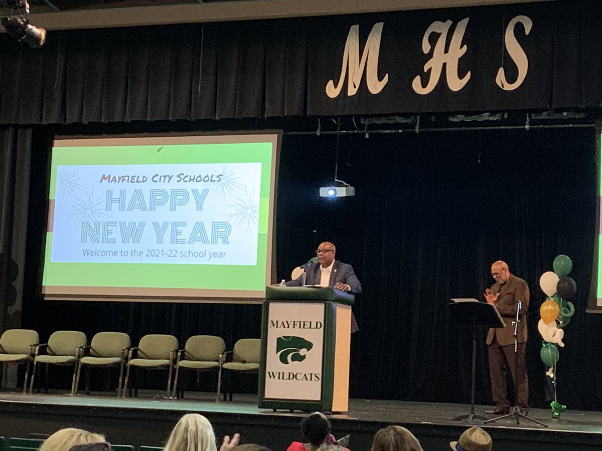 WildcatMHS's tweet photo. “Hope in we” - Dr Barnes #WildcatPride #WildcatFamily https://t.co/JdvvqlbSCN