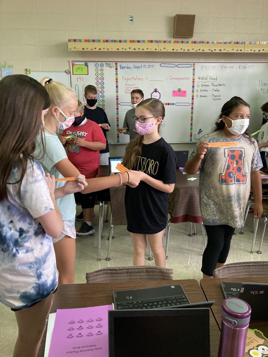AmandaBrown456's tweet photo. Kids are on the move- Walking SS Vocabulary Scavenger Hunt @CISWildcats #wildcatnation https://t.co/v09vS5fwEU