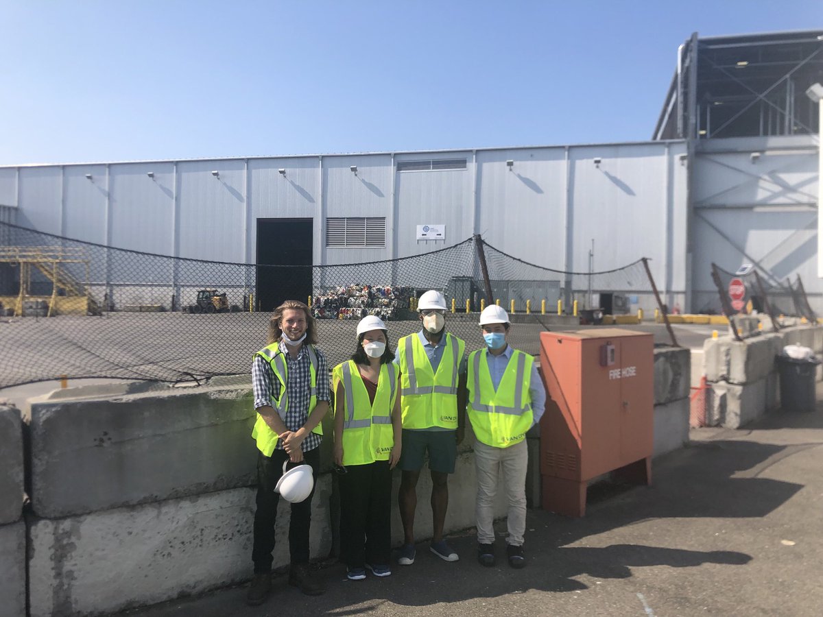 jkmontclare's tweet photo. @MontclareLabs & @TMDlaboratory toured @SimsMuni today in #brooklyn as we work towards recycling solutions! #recycle #materialsrecovery #reuse https://t.co/yV4jCT1gia