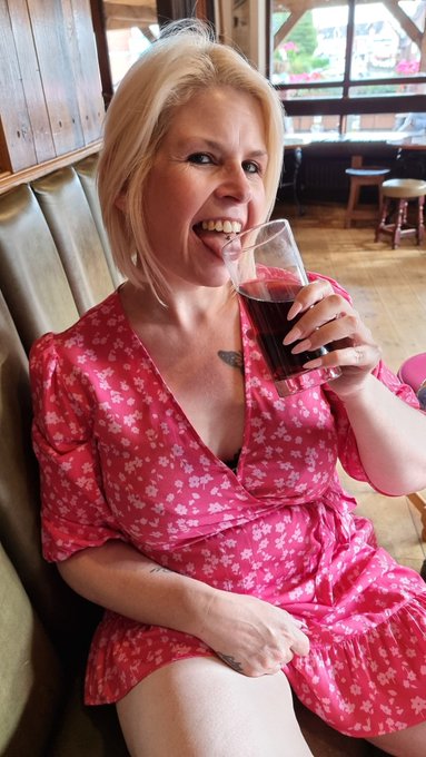 3 pic. The weekend has finally arrived 🙌 Vodka & Pepsi Max please 🥰😂 #flashingfriday #Weekend #pussy