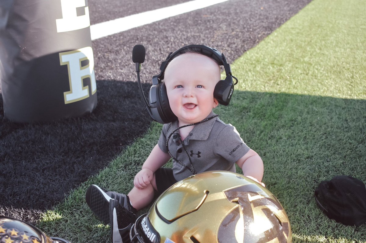 morris_mayson's tweet photo. Clear eyes. Full hearts. Can’t lose. 

#HappyFootballSeason #CoachMorris https://t.co/tsLY1NR1tO