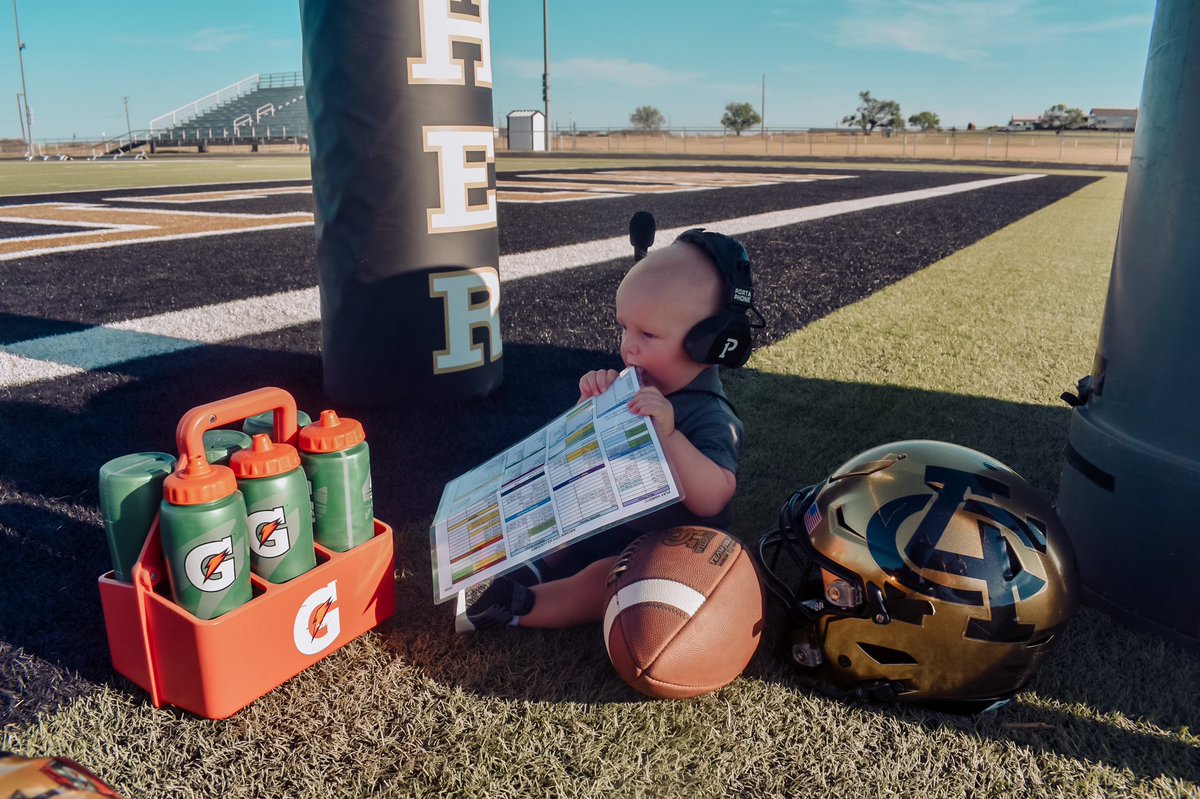 morris_mayson's tweet photo. Clear eyes. Full hearts. Can’t lose. 

#HappyFootballSeason #CoachMorris https://t.co/tsLY1NR1tO