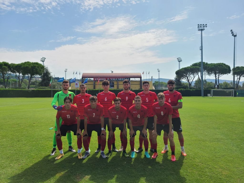 🇦🇱🇮🇹 | Amichevoli U18 & U19.

(U18) L'Albania capitanata da Simon Simoni ha subito una minima perdita di 1-0 contro i coetanei Italiani.

(U19) La nostra nazionale capitanata da Marcellino Preka è stata sconfitta con un minimo risultato di 1-0 dall'Italia.