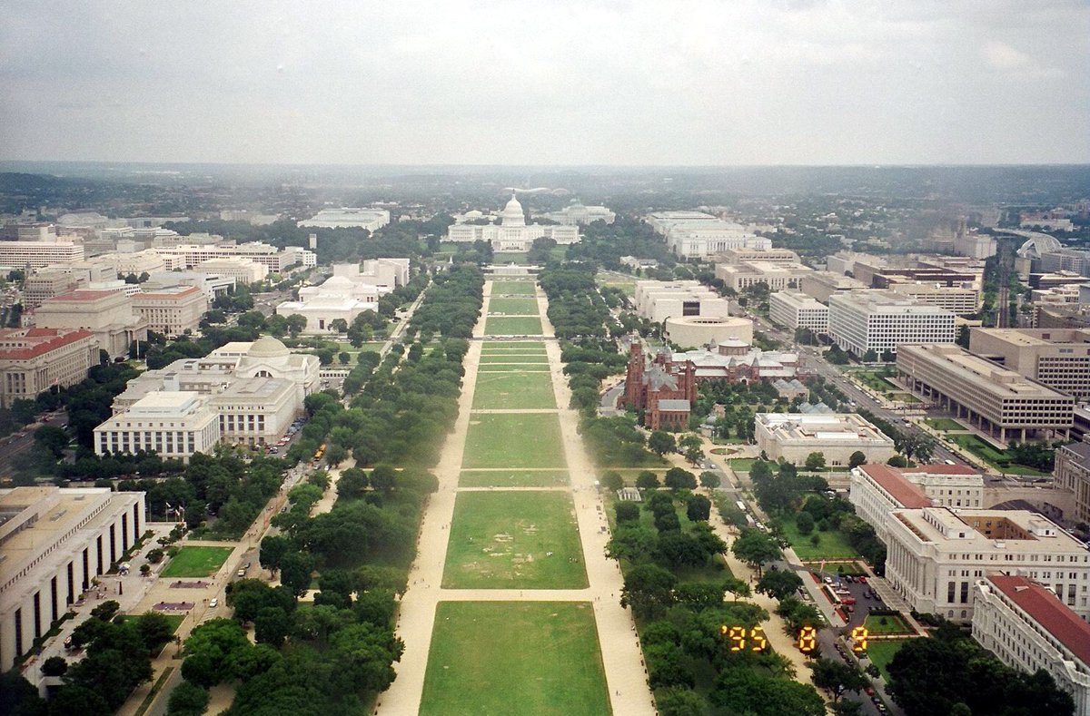 John_Cosper's tweet photo. Wow, this inauguration is even less attended than the first one. Even Trump didn’t show. Maybe the band is late too. 😂#trumpreinstated https://t.co/D5mNxzP8MI