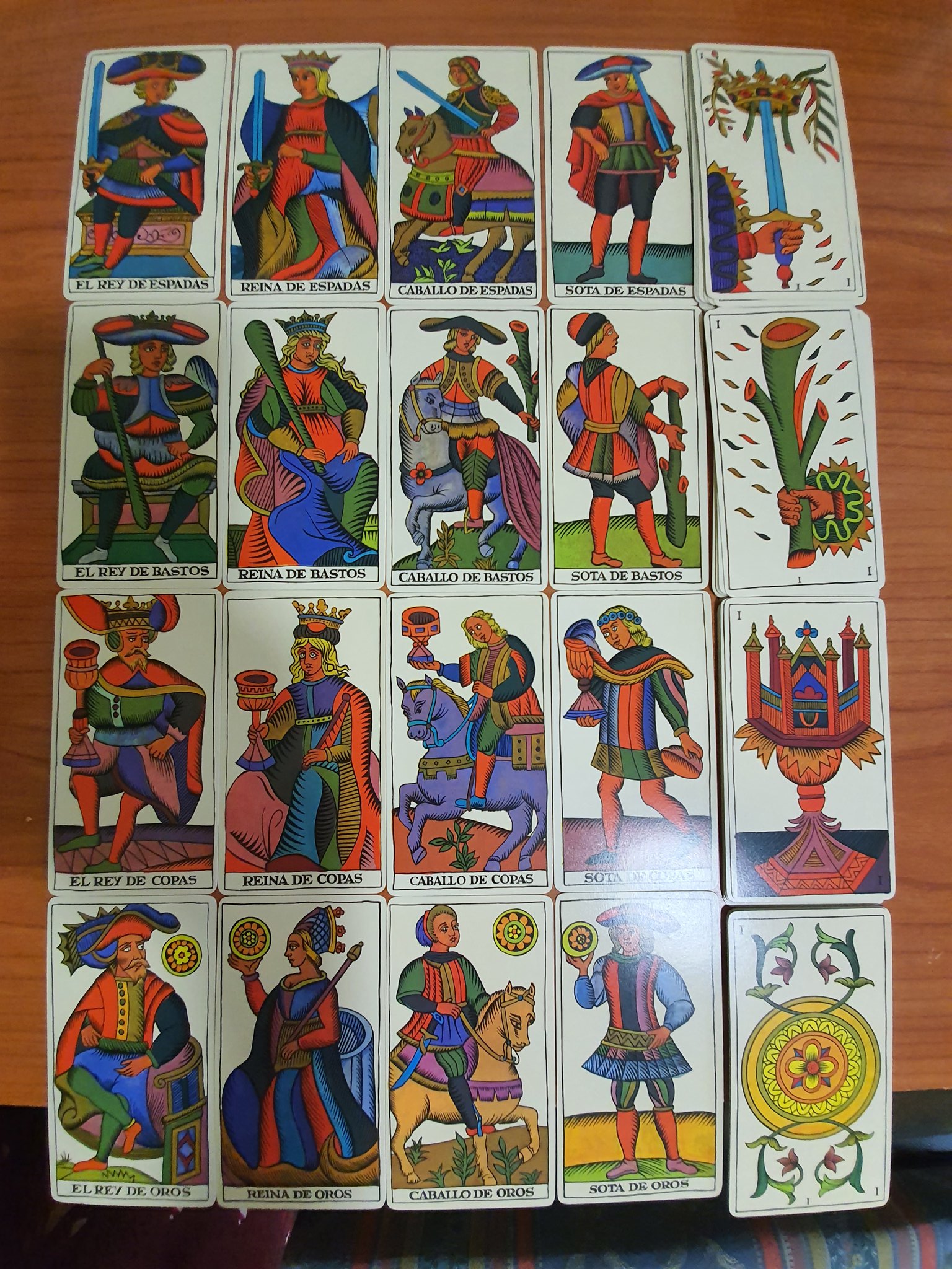 Rey De Espadas Y 4 De Copas