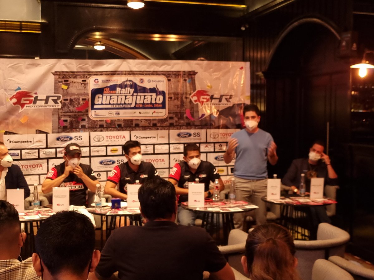 LEUKEN_mexico's tweet photo. Rueda de prensa de @GHRmotorsport con la presencia de nuestro CEO @NIKATSU79 y la presencia fe los pilotos @jhrally @399cordero #IluminacionDeVerdad #KeepLighting https://t.co/tPTO30yK4F