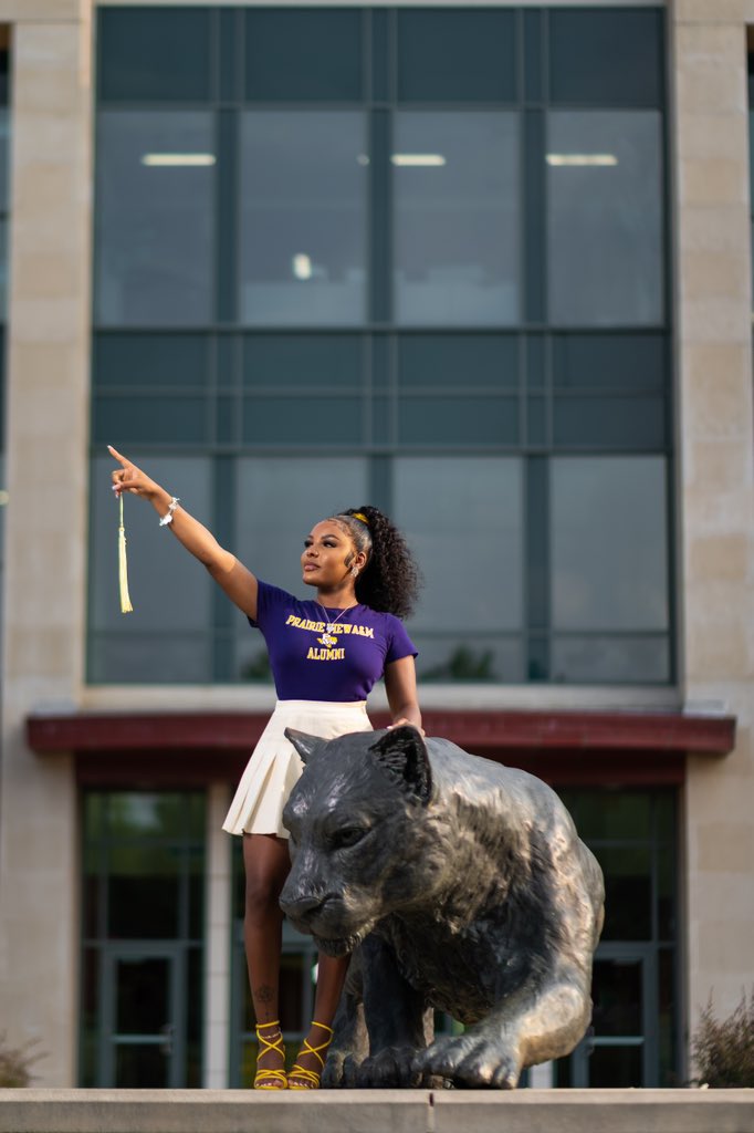 champagneemami_'s tweet image. Tomorrow I will be graduating from Prairie View A&amp;amp;M University with my Bachelors of Arts &amp;amp; Science in Social Work!!💛💜 22 with 2 degrees🥳🎓#mastersloading⏳#PVAMUGrad
