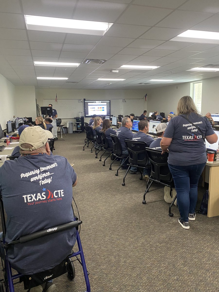 CTE Teachers are hard at work learning new ways for #PreparingTomorrow’sWorkforceToday and growing #gcgiants #ProjectBasedLeaening #CPR #bulbportfolios