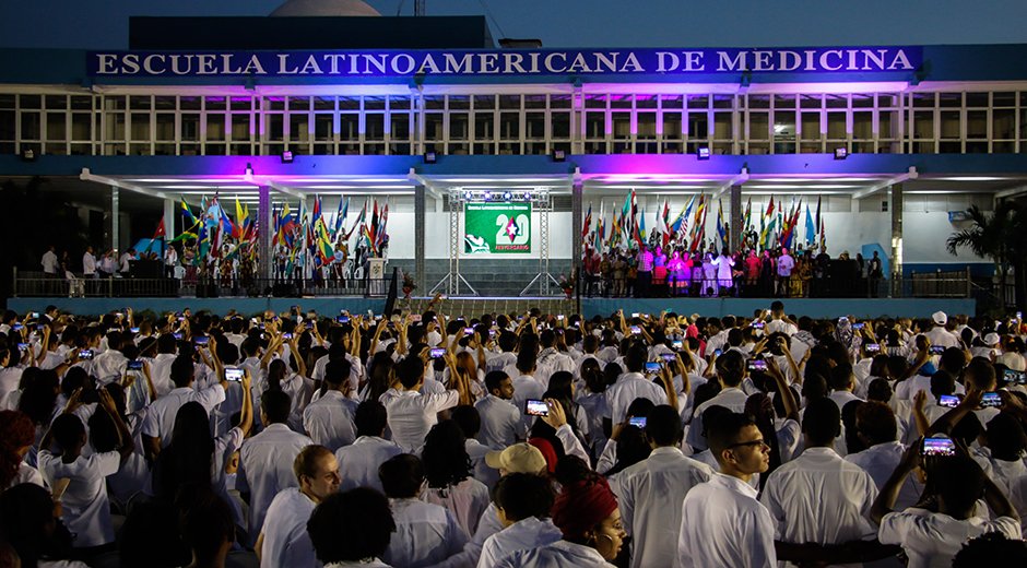 Fidel siempre en el corazón de todos los cubanos
@AsicUd6 ,@MedicaDc @DocenciaVen ,@DistritoSri