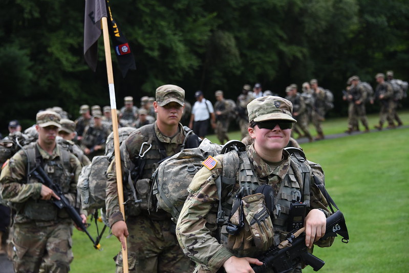 WPAOG's tweet image. On Aug. 9, the USMA Class of 2025 concluded their Cadet Basic Training with a 12-mile march from Lake Frederick to West Point. Over 250 #WestPoint grads joined the new cadets for their #MarchBack, including their 50-Year Affiliation Class of 1975. PHOTOS: flic.kr/s/aHsmWogLFN