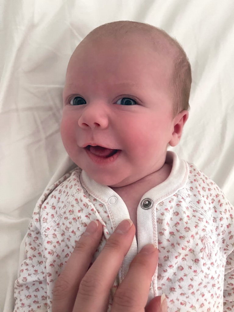cherishlombard's tweet photo. I bet you can’t look at these photos and not smile ☺️💗
.
.
#smile #itsfriday #smilemore #littlemiss #happy #beauty #feelgood #haveagreatday #shemakesmesmile #mybaby #mylittlegirl #FridayFeeling #1monthold https://t.co/GhKc9wkEKX
