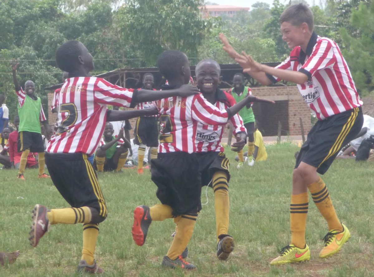 adrianbradbury's tweet photo. 8 yrs ago a little club from West London helped me get @GuluUnited &amp; @FFG_Academy (now the amazing @ascentsoccer in East Africa) off the ground. Today, @BrentfordFC play their first ever @premierleague match, home to @Arsenal. Wow! Thank you 🐝 for being our spark &amp; #BeeTogether! https://t.co/urvwiA8rBU