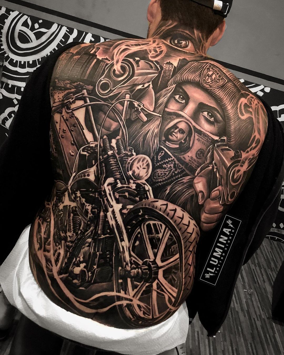 Share 66+ gangster back tattoos - in.cdgdbentre