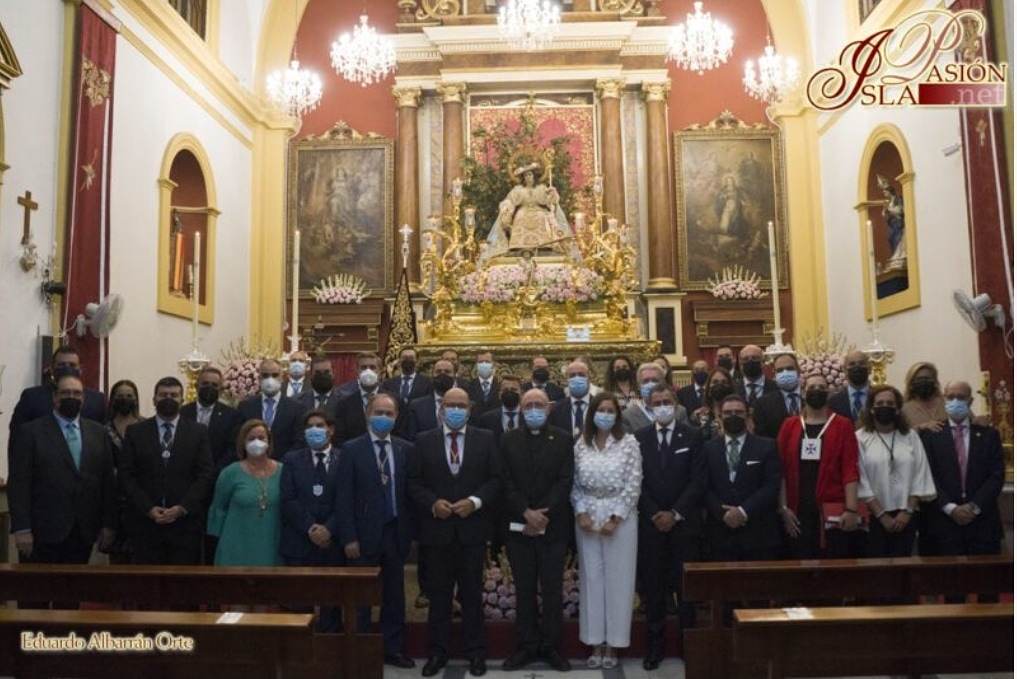 Buenas tardes,

Hoy hemos asistido a la toma de posesión de la nueva Junta Permanente del Consejo de Hermandades y Cofradías de San Fernando, a la cual desde estas líneas deseamos mucha suerte en su nueva andadura.

Foto 📸: Eduardo Albarrán Orte (islapasion)