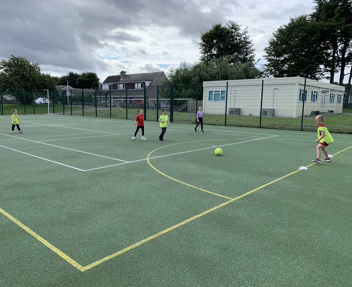 MissMacraePE's tweet photo. Final multi sports camp of the summer holidays completed with @MissMunroPE ☀️

Was a great experience to be back working with @HLHsocial this summer, it’s been a valuable opportunity to gain knowledge and experience before heading back to Stirling for 3rd year!!✅ https://t.co/3yTaTMmm4b