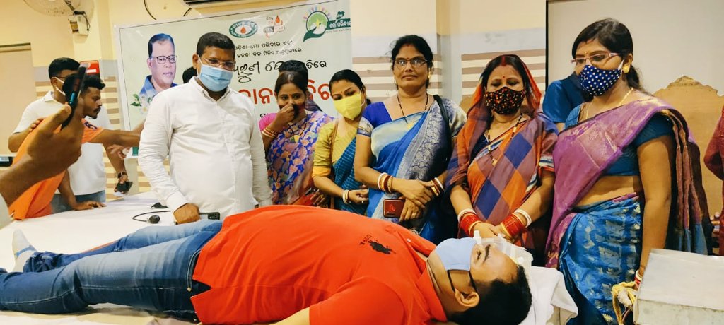 SwarupDas_Bls's tweet photo. #LongLiveDada
A Blood Donation camp was organised as a mark of tribute to our loving "DADA", late Shri Arun Dey former MLA of #Balasore.
Thankful to all the donors who came forward for this noble cause.
Let's follow the ideology of "Dada" &amp; do good for our society.
#ArunDey https://t.co/to3ss7EU1F