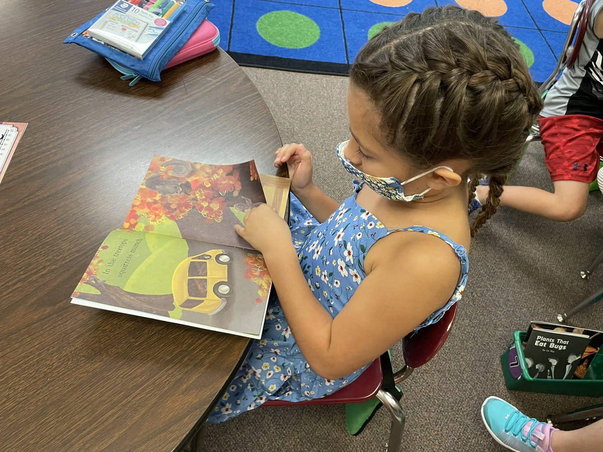 Look at these first graders building their listening stamina as readers.  #HeusnerPride
