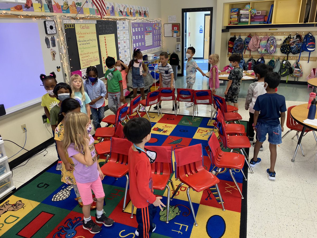fintasticfirst1's tweet photo. Getting to know our fintastic friends with a fun version of musical chairs! @ShakeragShark https://t.co/NItfOlCKDv