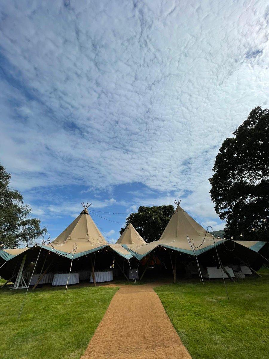 mattabbas1's tweet photo. Busy week making clients happy doing what we do best!! A few of 7 out this weekend #bride #groom #tents #smashingtheseasin @AbbasMarquees1 https://t.co/UYgAKZySl6