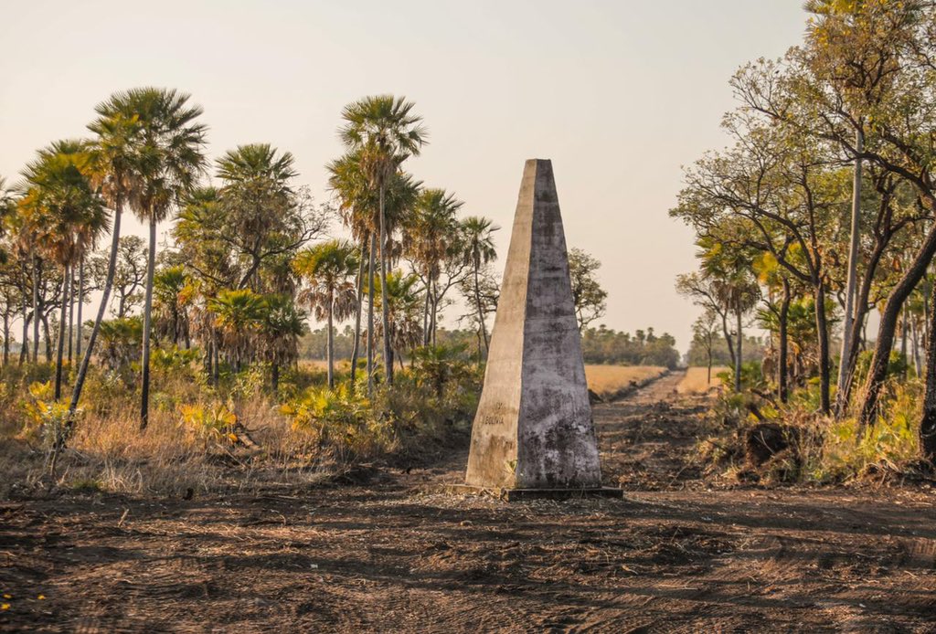 Día histórico para la República del Paraguay 🇵🇾! Desde hoy existe un nuevo  acceso al Hito X, frontera con Bolivia en el Alto Paraguay. La Comisión de Límites, el MOPC y el Comando de Ingeniería lograron abrir la Linea de Frontera desde el Hito I al X