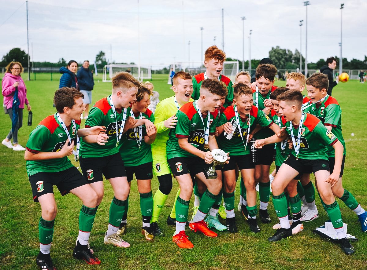 ✅ 𝗔𝗖𝗔𝗗𝗘𝗠𝗬 𝗦𝗨𝗖𝗖𝗘𝗦𝗦
🏆 Belfast Youth Cup Champions 

<a href="/TheGlensAcademy/">Glentoran Academy</a> 2009s dug deep to  bring the prestigious youth trophy back to East Belfast ⤵️ 

📰 glentoran.com/news/glentoran… #WeAreGlentoran #COYG 💚🐓