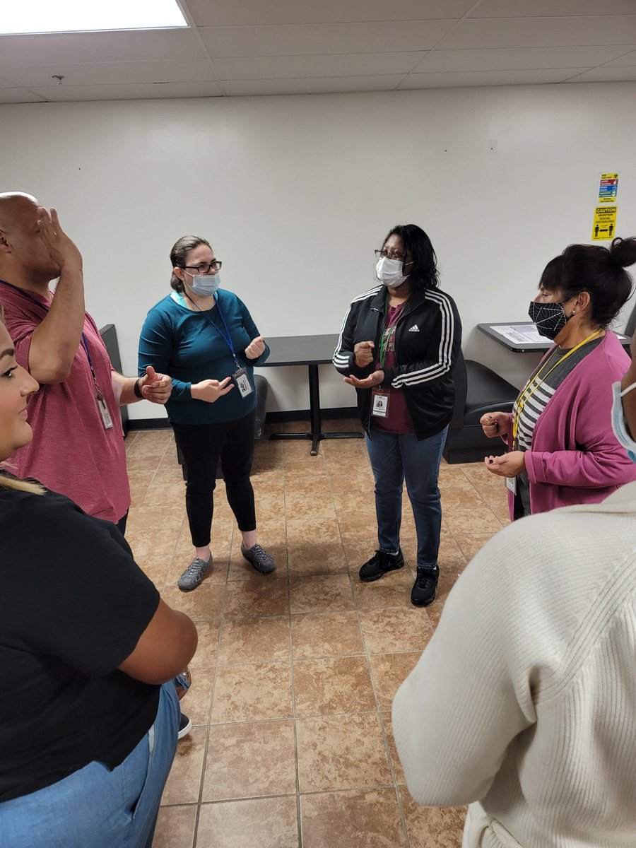 FwcaPrincipal's tweet photo. Getting ready for Monday with team building and training.
#tca #fwca #graduatingthinkers #westcreekproud #teachershelpingteachers @TexansCan @TheMachucaJr https://t.co/2g7cs0Fr08