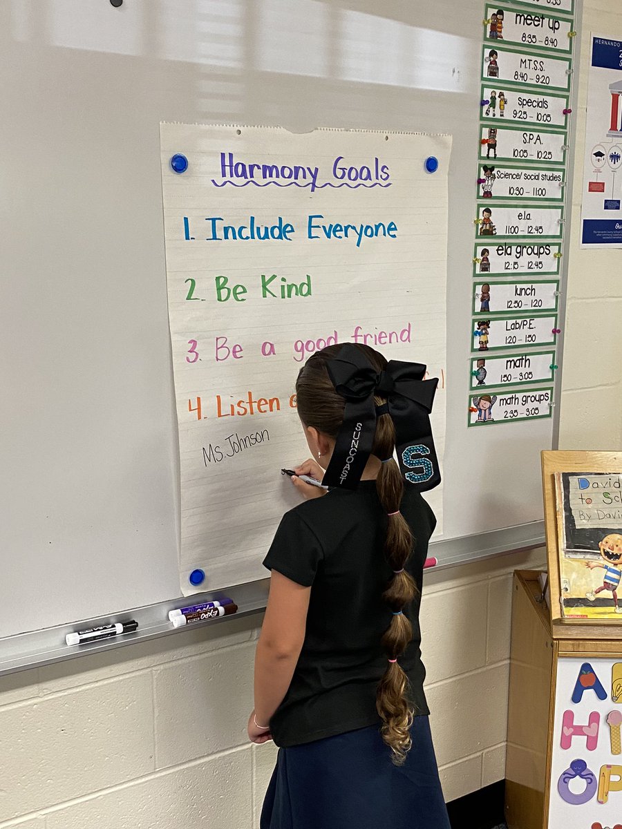 daceyhughes's tweet image. Signing off on Day #4 by signing our Harmony Goals. We had a great first week at Suncoast! #ManateesMakeitHappen @SES_Admin