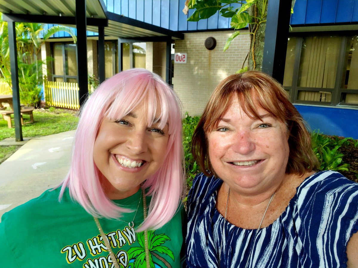 weese_kim's tweet photo. #WigsInTheLibrary is in full effect @PIEpelicans!! Loved my first week back to school! I have the best Pelican Peeps!! π§πΌββοΈπ #FriYAY @d_watson26 @FeliceBagley My BFF Rachel is back with us!!! ππ»ππ»ππ»ππ» https://t.co/ZMBo7igVAP