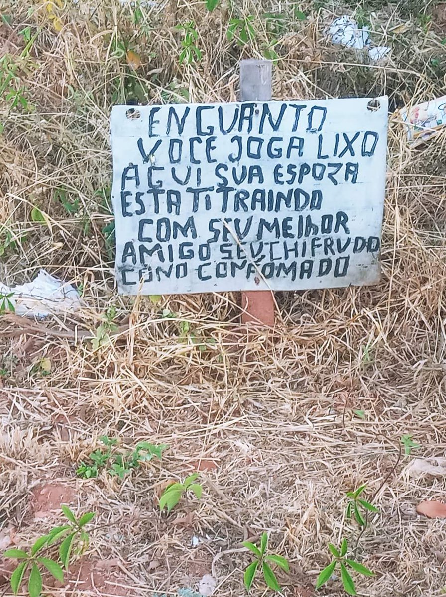Anúncios estranhos (@anuncioestranho) on Twitter photo 
