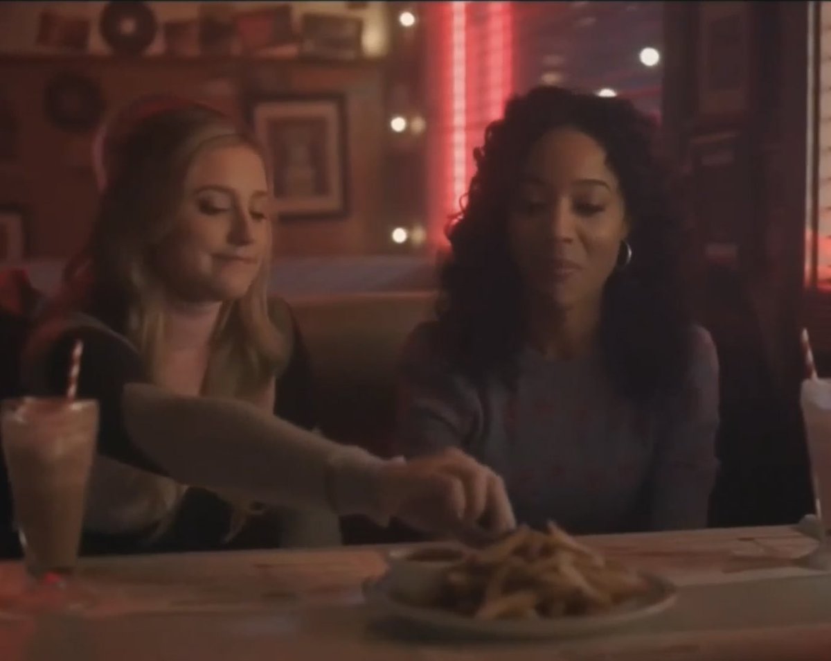 ana | RIVERDALE IS BACK tweet media