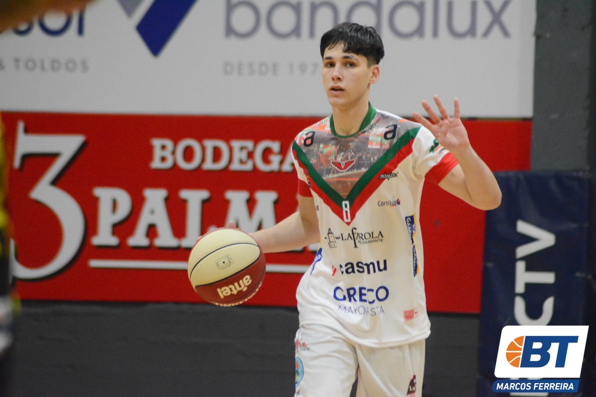 BasquetPro's tweet image. Giovanni Corbisiero (Base/1.80m/02) en un muy buen arranque de Metro en su regreso a @VerdirrojoBbc.

🔍 Generando desde su 1x1 e intenso en defensa, no ha encontrado aún regularidad en el tiro exterior.
📊 Promedia 13.3pts 3.3reb y 3.3ast en 32'