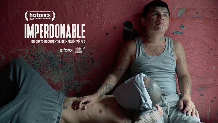 beto_248's tweet photo. IMPERDONABLE (2020) 
"Yo pienso que matar a una persona es malo, pero no tan difícil. Pero amar a otro hombre es algo fuera de lo natural"
Disponible gratis hasta el 15 de Agosto en @filminlatino 🎬👌 *Abro hilo* 
@marlenvinayo @_elfaro_ https://t.co/K5SEt8JpAy
