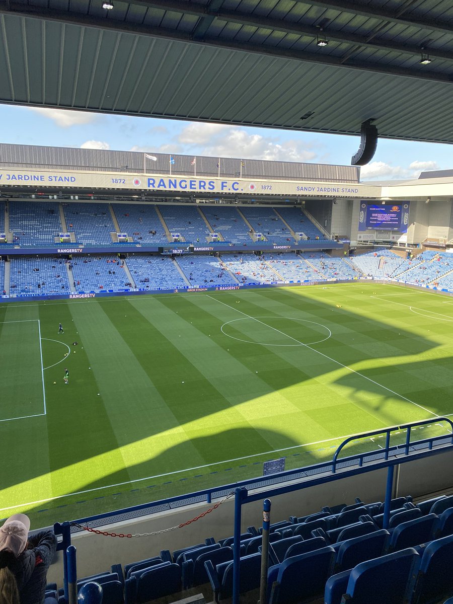 JMckenna1703's tweet photo. Itโs been far too long but finally back at Ibrox tonight with these 2. Forgot how tough a walk up those stairs to club deck are ๐คฃ#oxygenneeded ๐ดโช๏ธ๐ต๐ฌ๐ง https://t.co/ff65F1JrXt