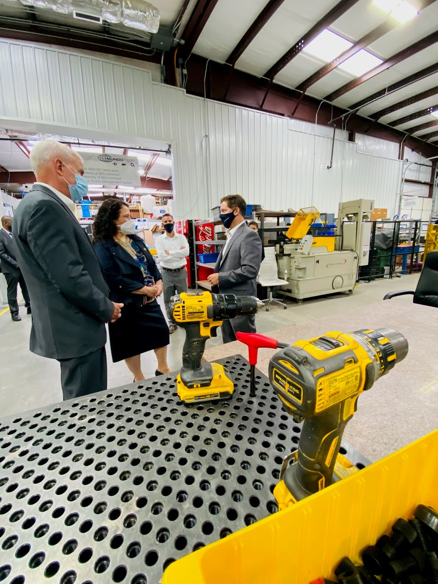 Small businesses across America like <a href="/mundotechinc/">Mundo-Tech</a> are getting #BackOnTrack, but there’s more work to do. That’s why I’m in Arkansas today with <a href="/rep_stevewomack/">Rep. Steve Womack</a> and community business leaders to hear directly from them on how we can continue to help them grow and thrive.