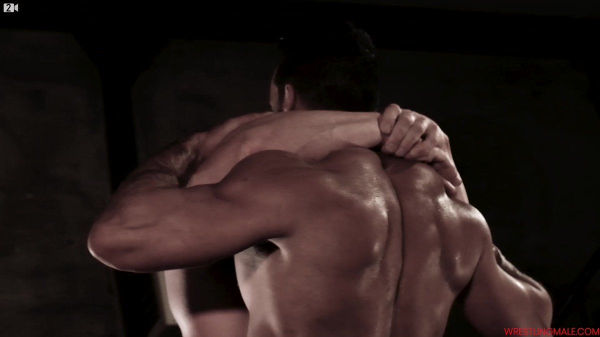XTREME shot @parisRoughouse 14 - "Bros Battle"    wrestlingmale.com/product/xtrsho…

@aradmassimoxxx &amp; French Bodybuilder Foxx Denfert are back...
@massimoAradFans
  #gay #musclehunk #prowrestling #ring #wrestling #wrestlingmale