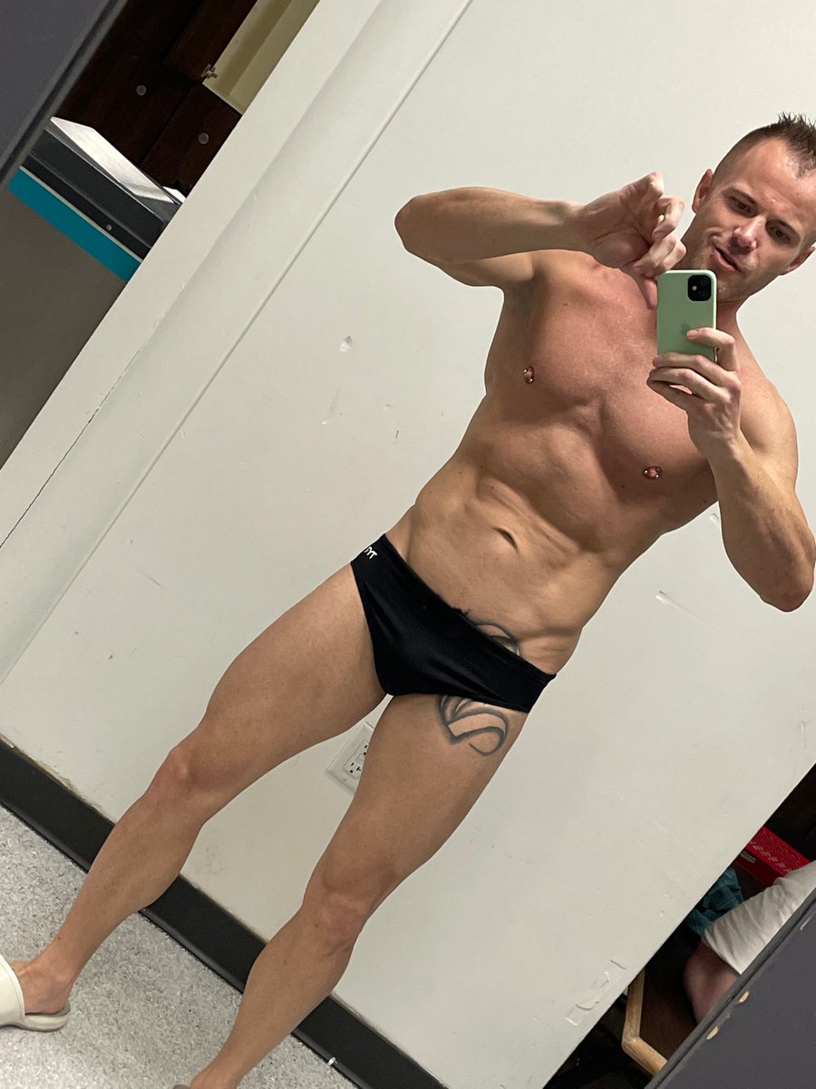 Scott86612149's tweet photo. I love quick dip after a good workout!! https://t.co/7J3xeFLP9a
