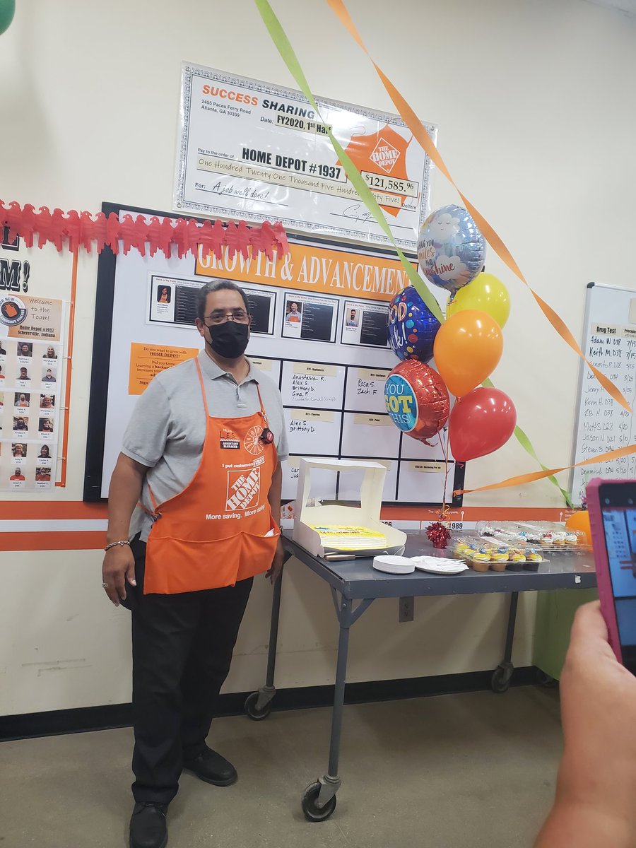 Sad day for 1937 today😪. We are losing one of the best ASM to Hammond store. Good luck Les, you will be missed❤ @ hd1937@1983HC @lrynsmock @HDChristianKerr @White2Dawn @IsmaelPerezJrHD