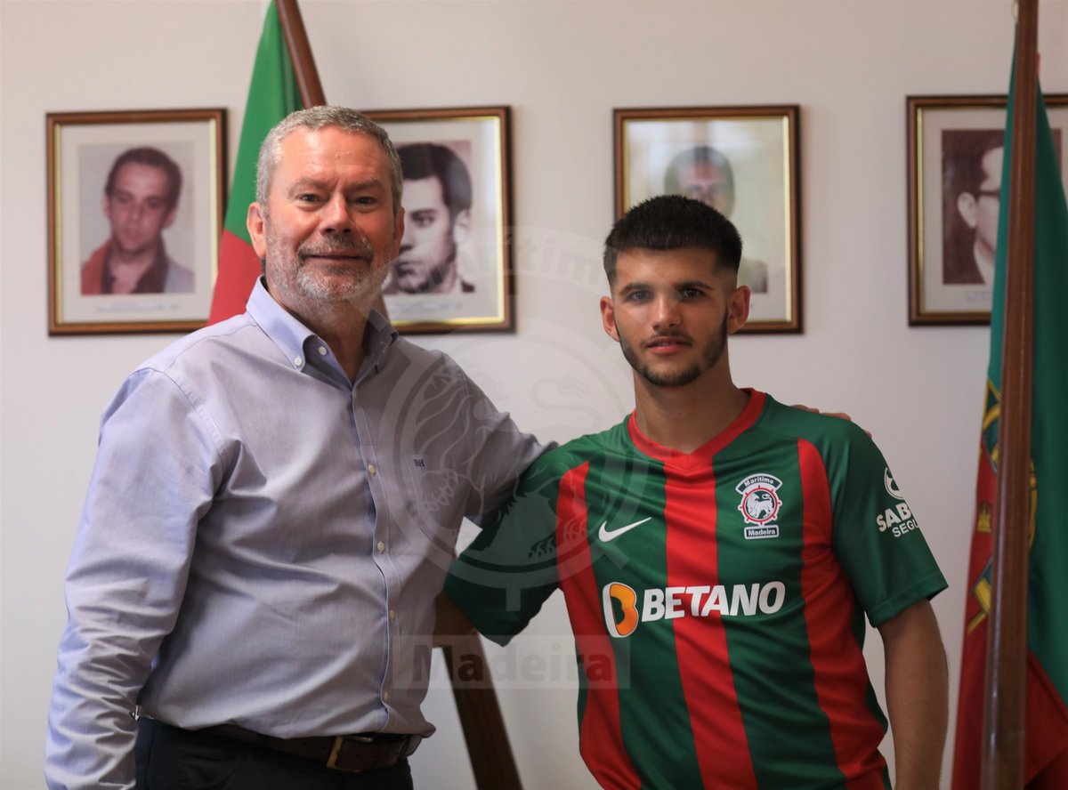 ✍️ Guilherme Alves assina contrato profissional com o #CSMaritimo

🟢🔴 Extremo 🗓 18 anos

#FutFormaçaoCSM #FormarGanhando
